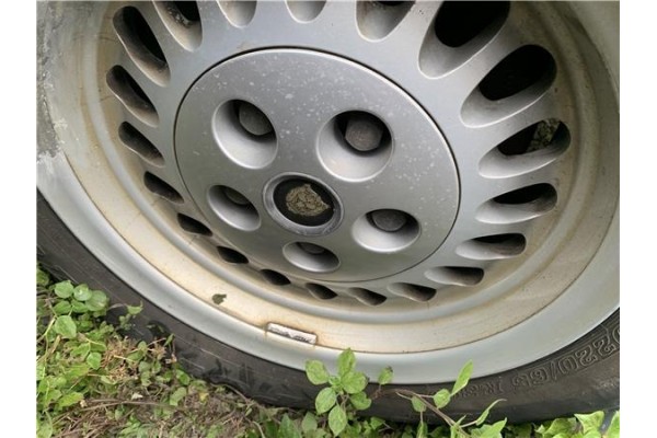 Recambio de mangueta delantero derecha para jaguar xj6/12 3.6 xj6 referencia OEM IAM CBC1710  