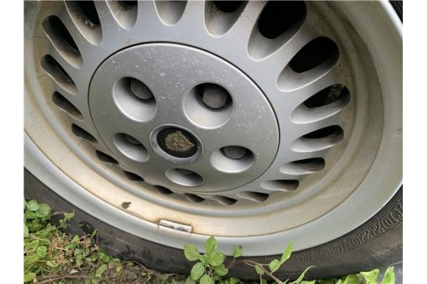 Recambio de mangueta delantero derecha para jaguar xj6/12 3.6 xj6 referencia OEM IAM CBC1710  