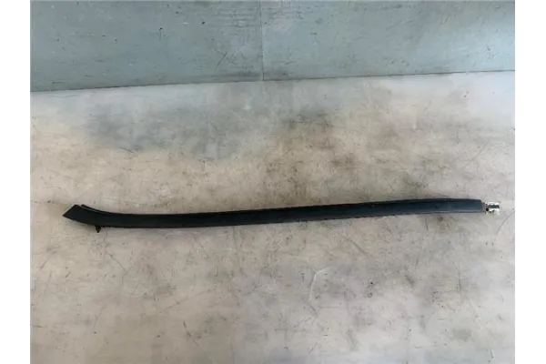 Recambio de moldura parabrisas izquierda para opel astra j berlina 5p 1.6 excellence referencia OEM IAM 498166255 Recambio de moldura parabrisas izquierda para opel astra j berlina 5p 1.6 excellence referencia OEM IAM 498166255