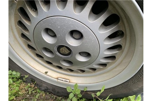 Recambio de mangueta delantero derecha para jaguar xj6/12 3.6 xj6 referencia OEM IAM CBC1710  