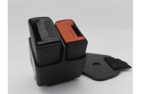 Recambio de anclaje cinturon trasero izquierdo para renault clio ii fase ii (b/cb0) 1.4 authentique referencia OEM IAM   