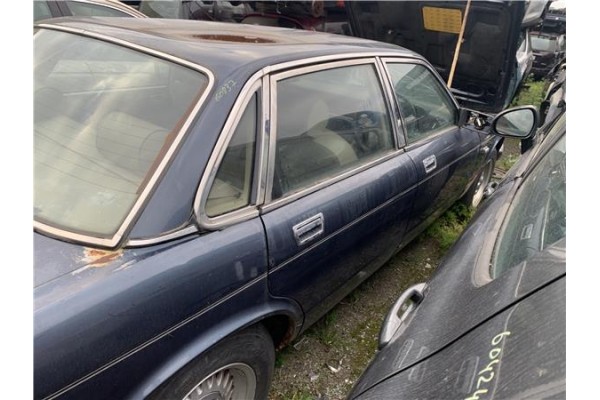 Recambio de puerta trasero derecha para jaguar xj6/12 3.6 xj6 referencia OEM IAM JLM11504  