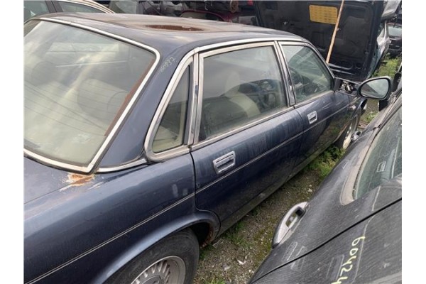 Recambio de puerta trasero derecha para jaguar xj6/12 3.6 xj6 referencia OEM IAM JLM11504  