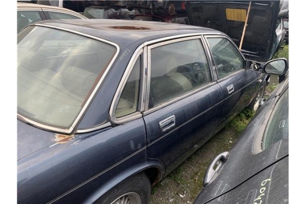 Recambio de puerta trasero derecha para jaguar xj6/12 3.6 xj6 referencia OEM IAM JLM11504  