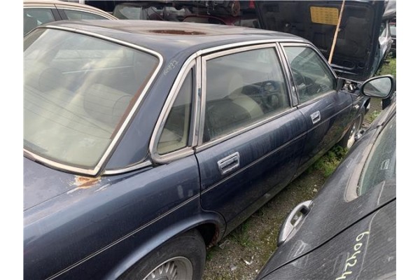 Recambio de puerta trasero derecha para jaguar xj6/12 3.6 xj6 referencia OEM IAM JLM11504  