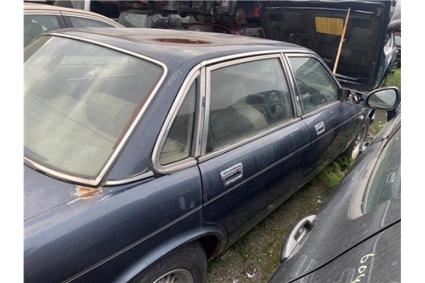 Recambio de puerta trasero derecha para jaguar xj6/12 3.6 xj6 referencia OEM IAM JLM11504  