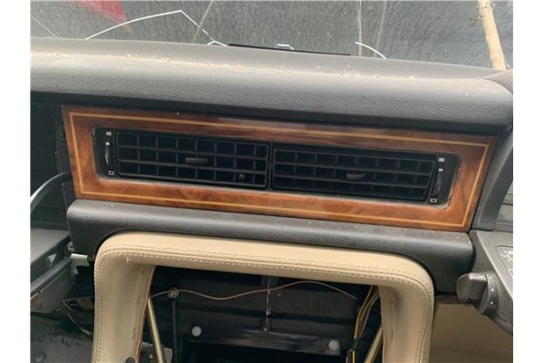 Recambio de rejilla entrada de aire para jaguar xj6/12 3.6 xj6 referencia OEM IAM BBC3708  