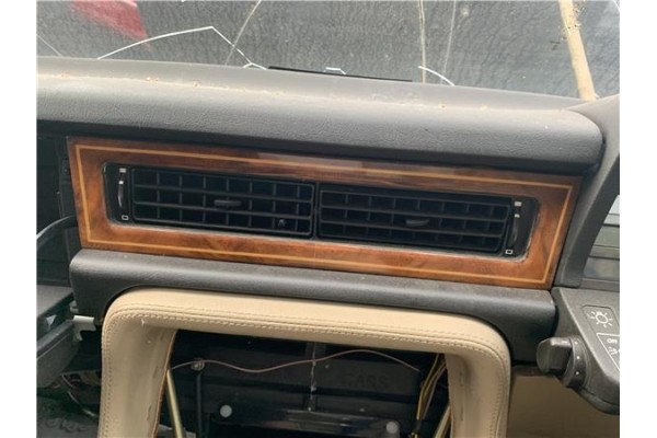 Recambio de rejilla entrada de aire para jaguar xj6/12 3.6 xj6 referencia OEM IAM BBC3708  