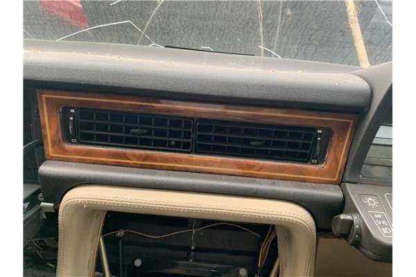 Recambio de rejilla entrada de aire para jaguar xj6/12 3.6 xj6 referencia OEM IAM BBC3708  