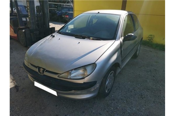 peugeot 206 berlina (1998) del año 
