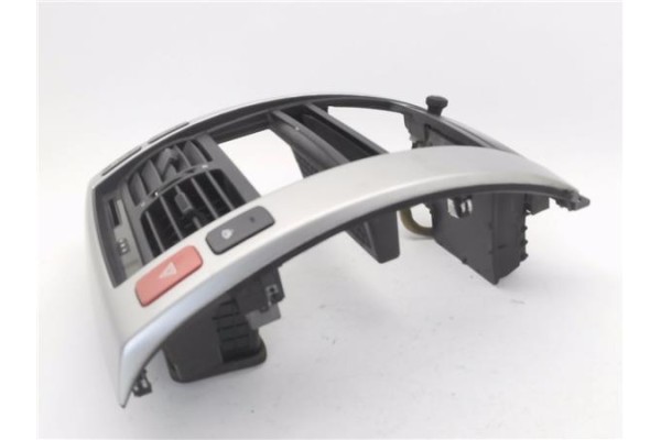 Recambio de embellecedor consola central para hyundai tucson (jm) 2.0 crdi referencia OEM IAM U0501948  