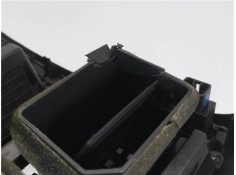 Recambio de embellecedor consola central para hyundai tucson (jm) 2.0 crdi referencia OEM IAM U0501948  