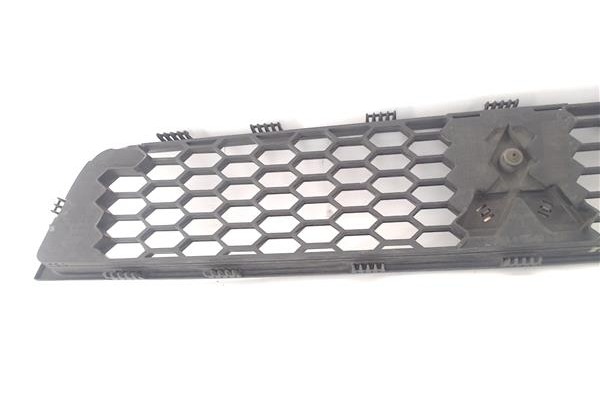 Recambio de rejilla capo para mitsubishi colt vii (cz_) 1.3 (z35am, z34am, z33am) referencia OEM IAM 7450A457  
