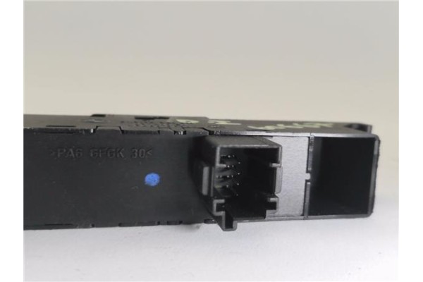 Recambio de mando elevalunas delantero izquierdo para bmw serie 3 berlina (e46) 1.9 316i referencia OEM IAM 61318381511  