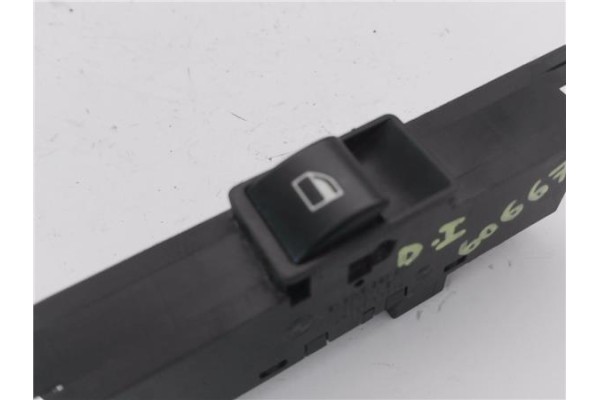 Recambio de mando elevalunas delantero izquierdo para bmw serie 3 berlina (e46) 1.9 316i referencia OEM IAM 61318381511  