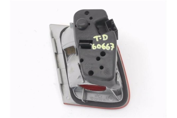 Recambio de piloto porton trasero derecho para bmw serie 3 berlina (e46) 1.9 316i referencia OEM IAM 8364924 230522R 