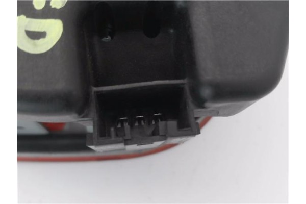 Recambio de piloto porton trasero derecho para bmw serie 3 berlina (e46) 1.9 316i referencia OEM IAM 8364924 230522R 