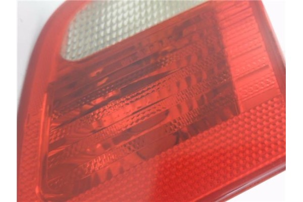 Recambio de piloto porton trasero derecho para bmw serie 3 berlina (e46) 1.9 316i referencia OEM IAM 8364924 230522R 