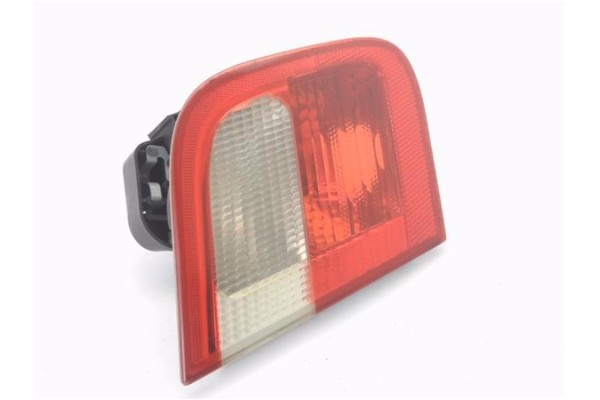 Recambio de piloto porton trasero izquierdo para bmw serie 3 berlina (e46) 1.9 316i referencia OEM IAM 8364923 230521L 