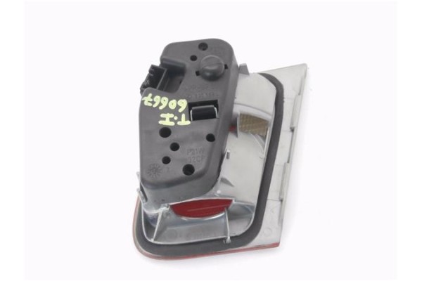 Recambio de piloto porton trasero izquierdo para bmw serie 3 berlina (e46) 1.9 316i referencia OEM IAM 8364923 230521L 