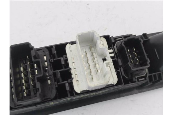Recambio de mando elevalunas delantero izquierdo para renault espace iv (jk0) 2.0 dci (jk01, jk03) referencia OEM IAM 8200519359