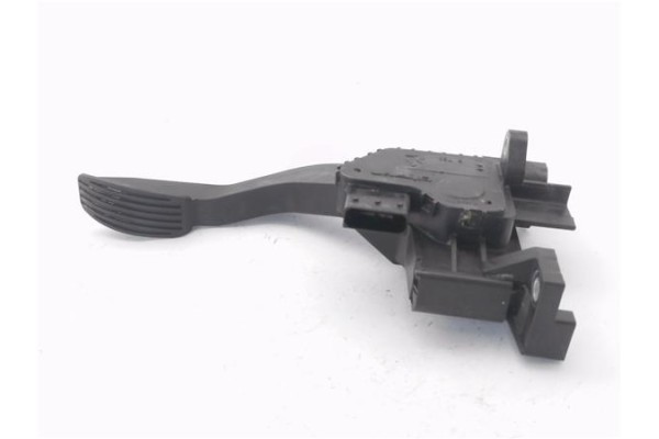 Recambio de pedal acelerador para iveco daily chasis 2.3 referencia OEM IAM 5801333490  