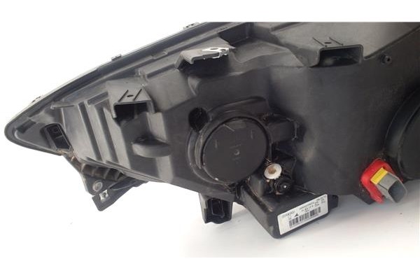 Recambio de faro delantero dcho para iveco daily chasis 2.3 referencia OEM IAM 05802476873  