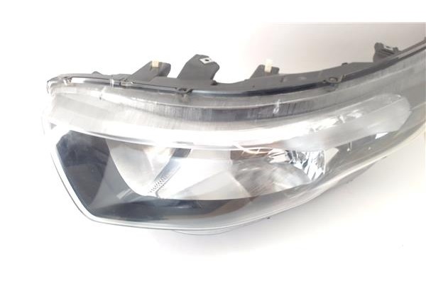 Recambio de faro delantero izquierdo para iveco daily chasis 2.3 referencia OEM IAM 05802476874  