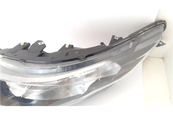 Recambio de faro delantero izquierdo para iveco daily chasis 2.3 referencia OEM IAM 05802476874  