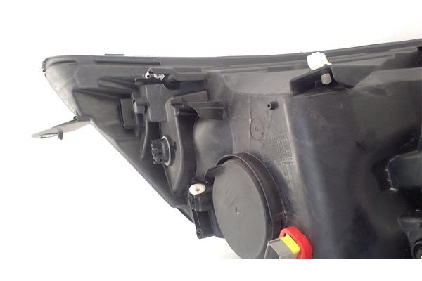 Recambio de faro delantero izquierdo para iveco daily chasis 2.3 referencia OEM IAM 05802476874  