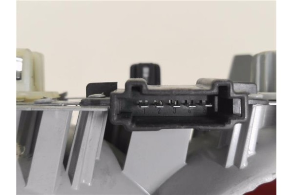 Recambio de piloto trasero derecho para mercedes-benz clase e (bm 210) berlina 2.3 230 (210.037) referencia OEM IAM A2108204464 