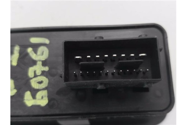 Recambio de mando elevalunas delantero izquierdo para peugeot 308 sw 1.6 hdi referencia OEM IAM 649026  