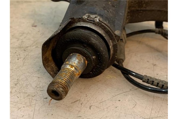 Recambio de mangueta delantero izquierda para peugeot 308 sw 1.6 hdi referencia OEM IAM 364696  