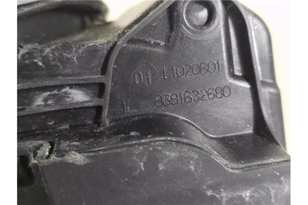 Recambio de tapa exterior combustible para peugeot 308 sw 1.6 hdi referencia OEM IAM 1517G5  