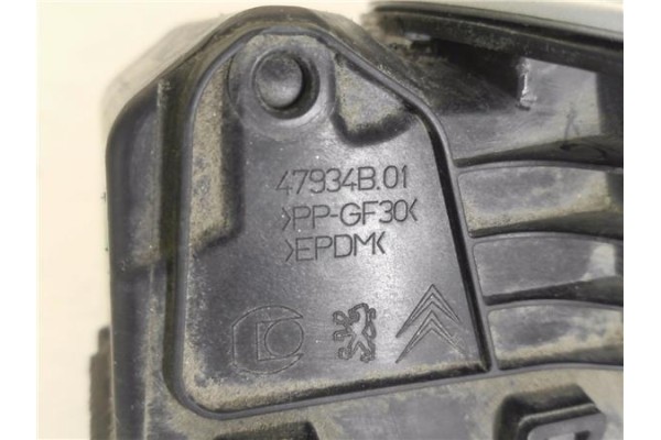 Recambio de tapa exterior combustible para peugeot 308 sw 1.6 hdi referencia OEM IAM 1517G5  