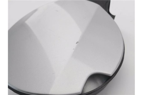 Recambio de tapa exterior combustible para peugeot 308 sw 1.6 hdi referencia OEM IAM 1517G5  