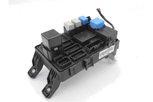 Recambio de caja fusibles/rele para kia rio (jb) 1.4 16v referencia OEM IAM   