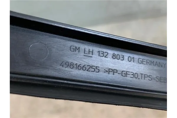 Recambio de moldura parabrisas izquierda para opel astra j berlina 5p 1.6 excellence referencia OEM IAM 498166255  