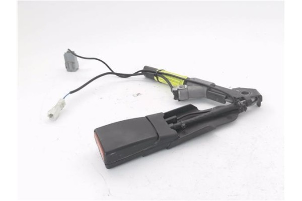 Recambio de anclaje cinturon delantero izquierdo para renault kangoo i (f/kc0) 1.5 dci (kc08, kc09) referencia OEM IAM 820073997