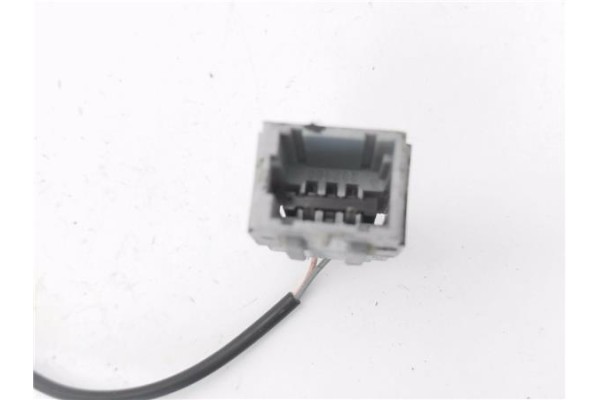 Recambio de anclaje cinturon delantero izquierdo para renault kangoo i (f/kc0) 1.5 dci (kc08, kc09) referencia OEM IAM 820073997