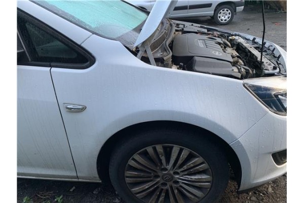 Recambio de aleta delantero derecha para opel astra j berlina 5p 1.6 selective referencia OEM IAM 13390003  