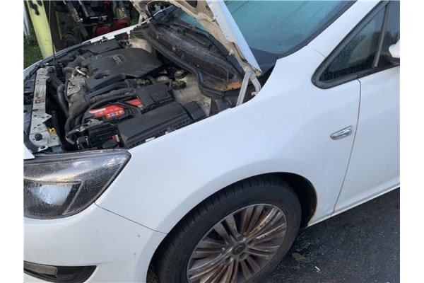 Recambio de aleta delantero izquierda para opel astra j berlina 5p 1.6 selective referencia OEM IAM 13390002  