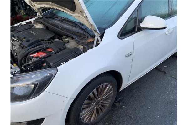 Recambio de aleta delantero izquierda para opel astra j berlina 5p 1.6 selective referencia OEM IAM 13390002  