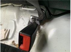Recambio de anclaje cinturon trasero derecho para opel astra j berlina 5p 1.6 selective referencia OEM IAM 13354870  