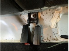 Recambio de anclaje cinturon trasero izquierdo para opel astra j berlina 5p 1.6 selective referencia OEM IAM 13354869  