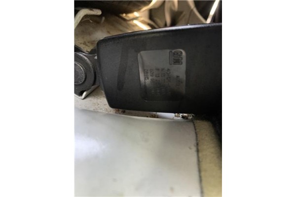 Recambio de anclaje cinturon trasero izquierdo para opel astra j berlina 5p 1.6 selective referencia OEM IAM 13354869  