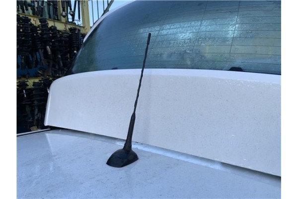 Recambio de antena electrica para opel astra j berlina 5p 1.6 selective referencia OEM IAM 13288181  