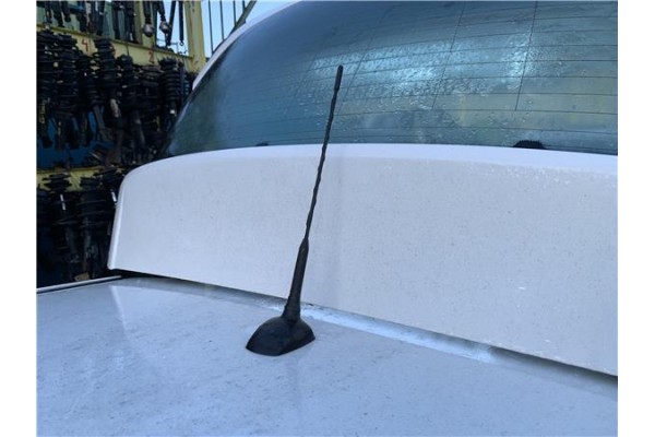 Recambio de antena electrica para opel astra j berlina 5p 1.6 selective referencia OEM IAM 13288181  