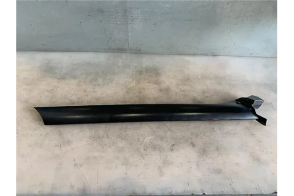 Recambio de moldura parabrisas izquierda para land rover range rover sport 2.7 v6 td s referencia OEM IAM DCB000315PNP  