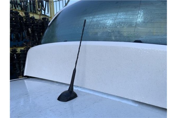 Recambio de antena electrica para opel astra j berlina 5p 1.6 selective referencia OEM IAM 13288181  